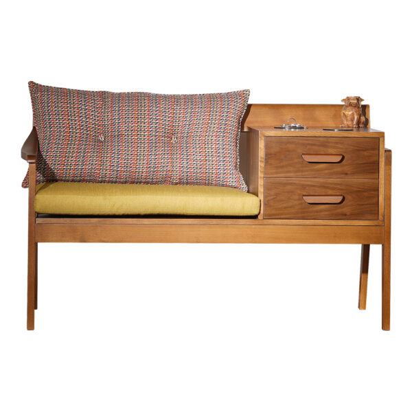 ALMA - hybrid Console/Bench for the entrance