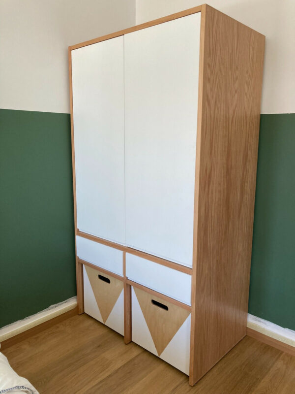 Eska Closet