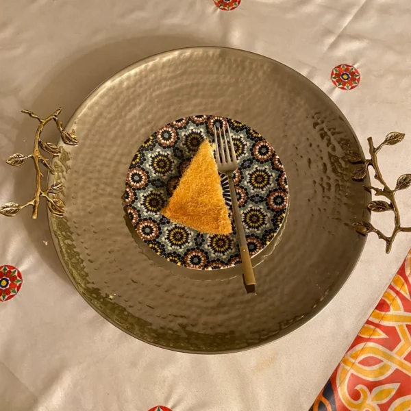 Round leaves platter