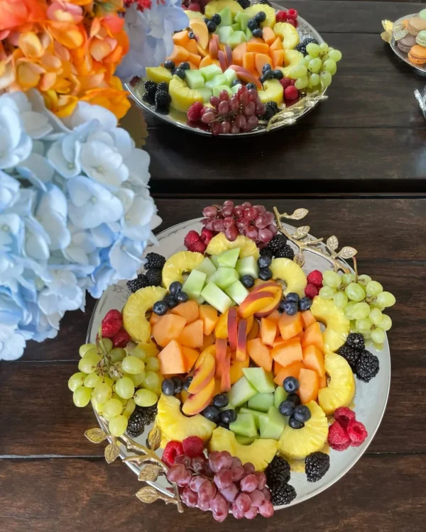 Round leaves platter