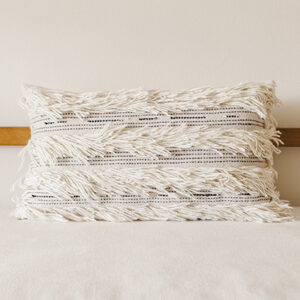 White Fringe Cushion - 70x40, With insert