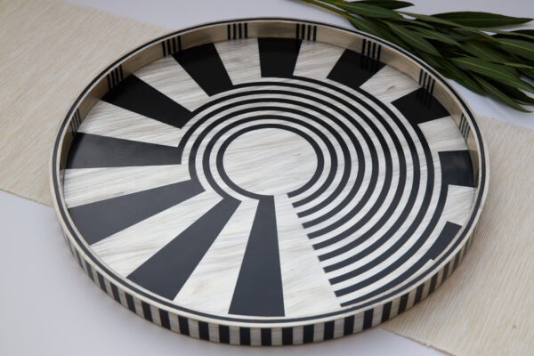 Abstract tray in black