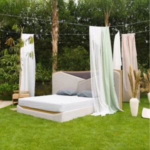 Creasy Bed