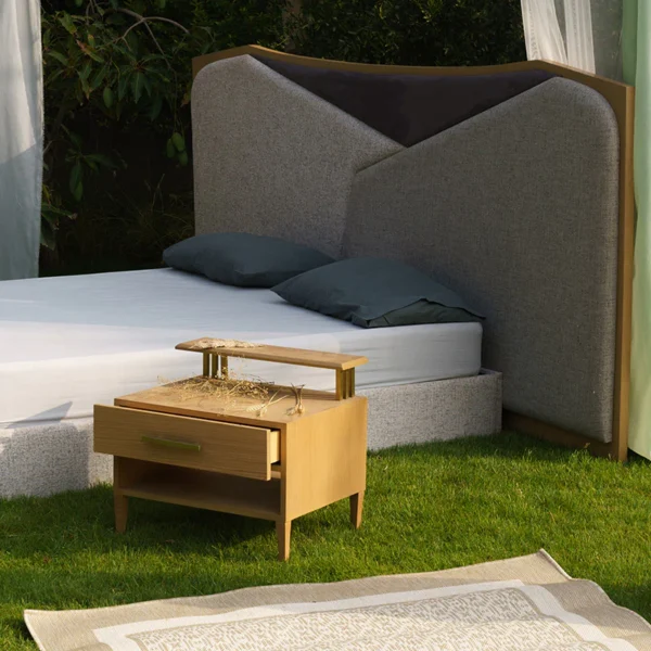 Creasy Bed
