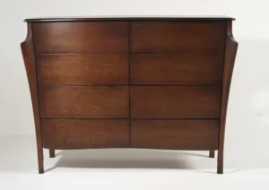 Manta chest