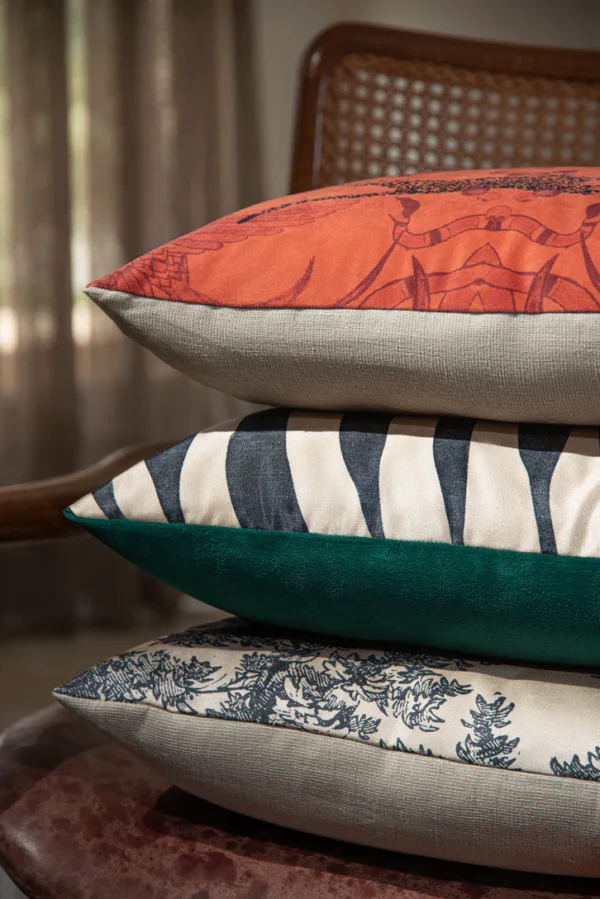 THE VELVET LEOPARD CUSHION
