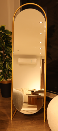 curved mirror
