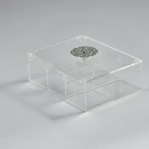 Plated 6-compartment box