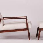 The linear chair with footrest